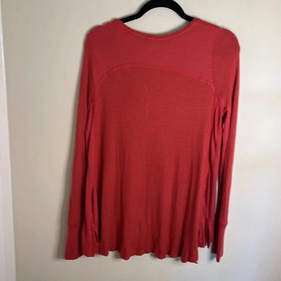 Free People We the Free Cherry Red Malibu Oversized Slouchy Thermal Shirt Small - Picture 9 of 9